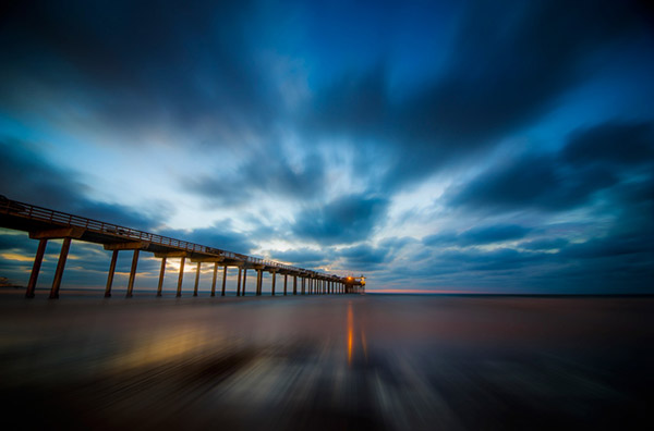 Scripps Pier at night
